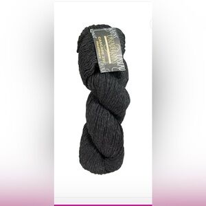 NWT Cascade 220 100% Peruvian Highland wool Yarn (2 skeins)
